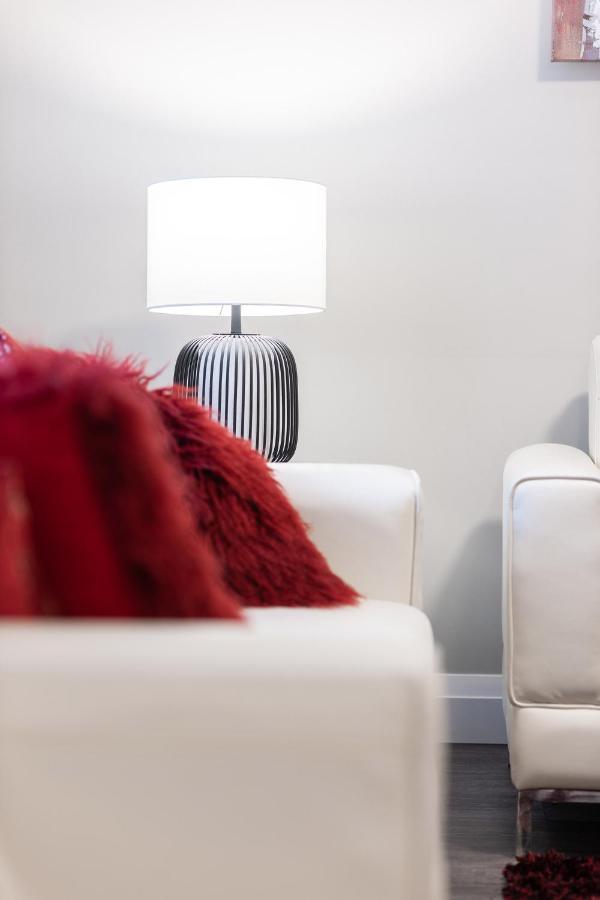 Entire 2 Bedroom Apartment Uptown Waterloo - E1 Экстерьер фото